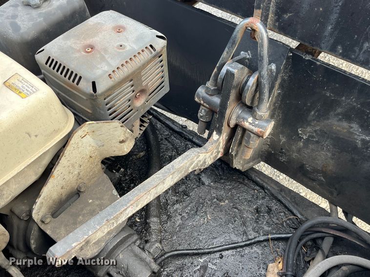 image for item MW9413 2006 Trail King TK40RB  tilt deck equipment trailer