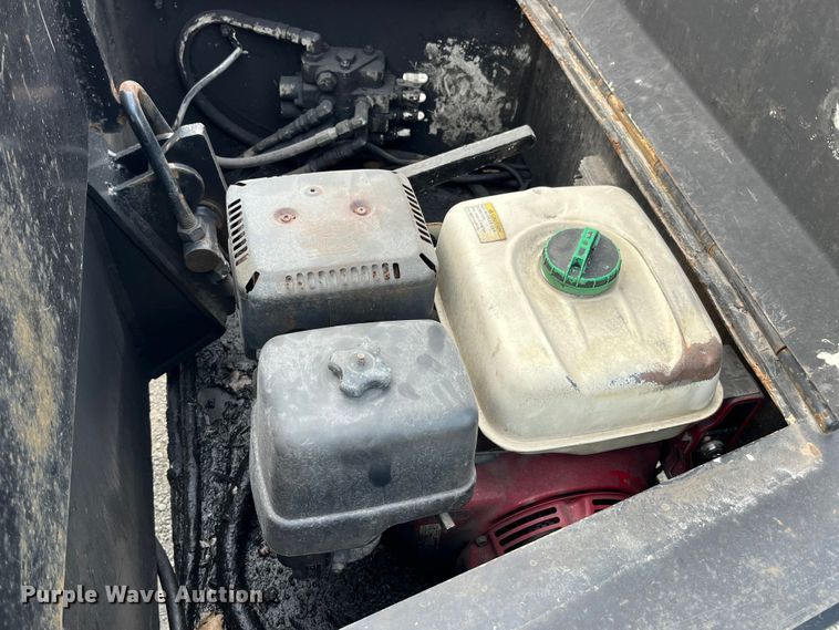 image for item MW9413 2006 Trail King TK40RB  tilt deck equipment trailer