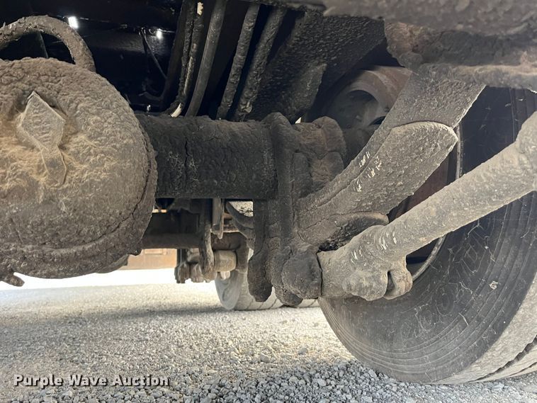 image for item MW9413 2006 Trail King TK40RB  tilt deck equipment trailer