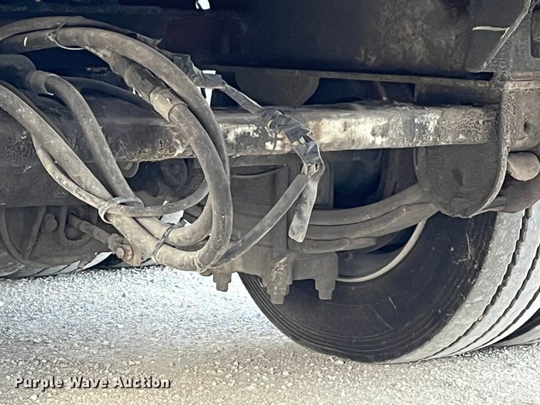 image for item MW9413 2006 Trail King TK40RB  tilt deck equipment trailer