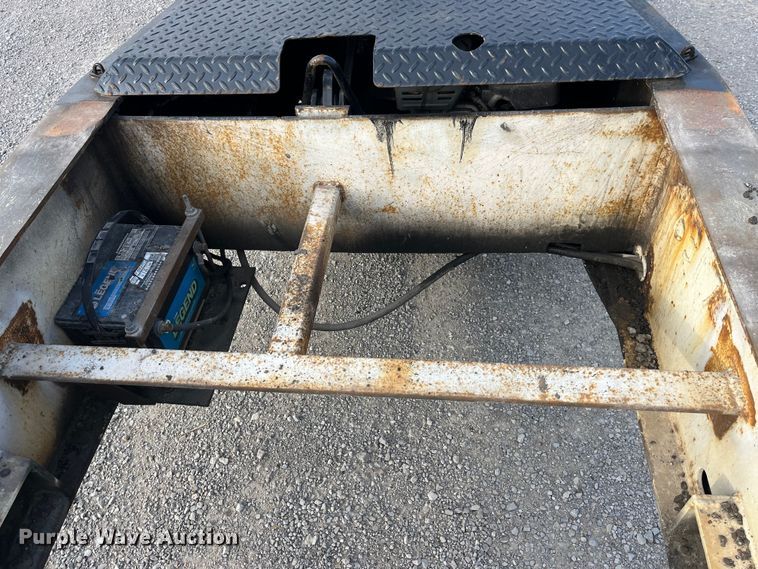 image for item MW9413 2006 Trail King TK40RB  tilt deck equipment trailer