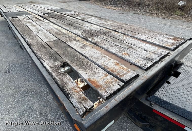 image for item MW9413 2006 Trail King TK40RB  tilt deck equipment trailer
