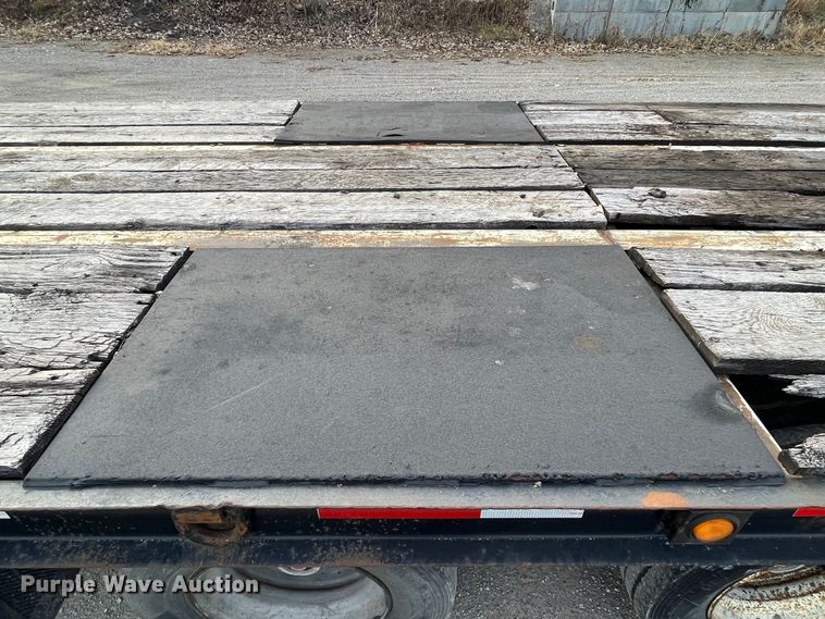 image for item MW9413 2006 Trail King TK40RB  tilt deck equipment trailer