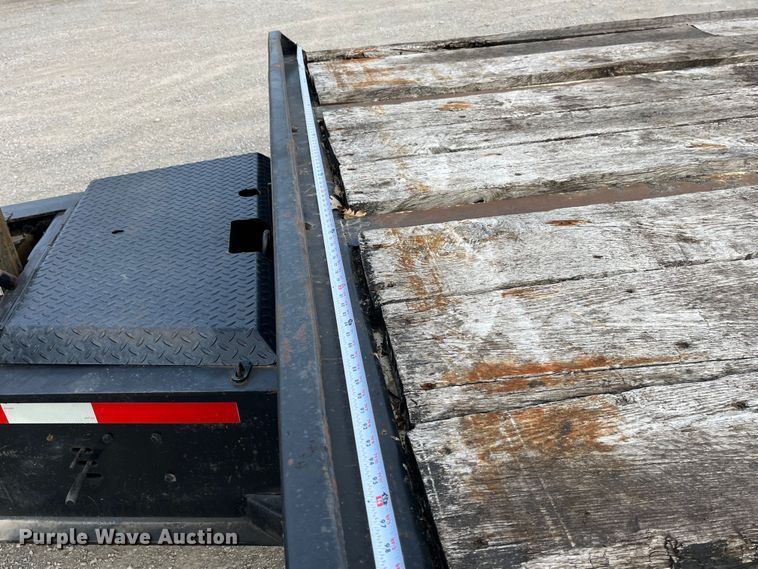 image for item MW9413 2006 Trail King TK40RB  tilt deck equipment trailer