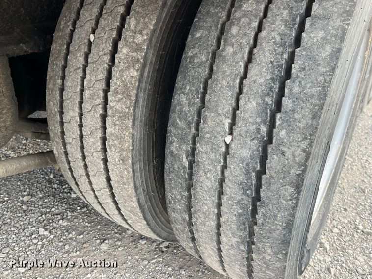 image for item MW9413 2006 Trail King TK40RB  tilt deck equipment trailer