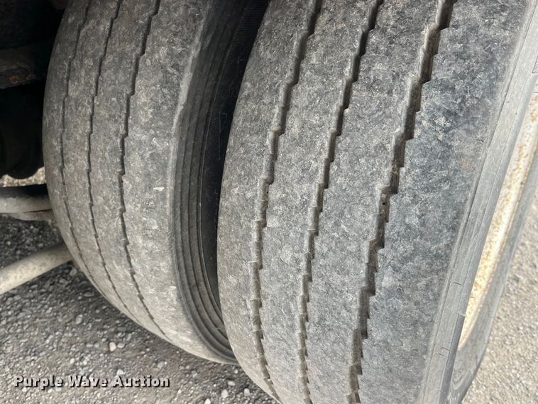 image for item MW9413 2006 Trail King TK40RB  tilt deck equipment trailer