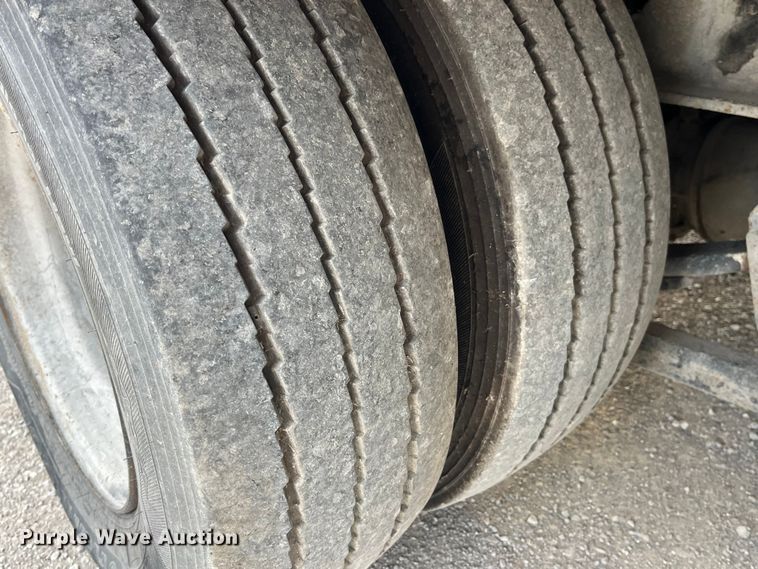 image for item MW9413 2006 Trail King TK40RB  tilt deck equipment trailer