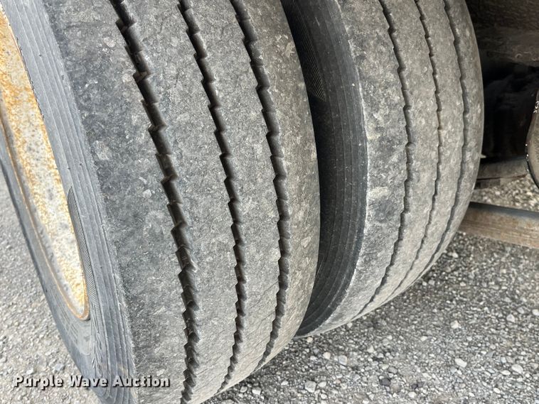 image for item MW9413 2006 Trail King TK40RB  tilt deck equipment trailer