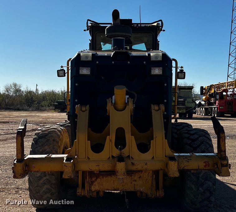 image for item DO8879 2011 Caterpillar 140M2 VHP  motor grader