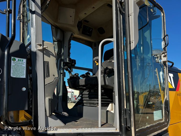 image for item DO8879 2011 Caterpillar 140M2 VHP  motor grader