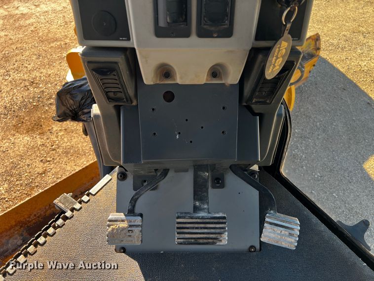 image for item DO8879 2011 Caterpillar 140M2 VHP  motor grader