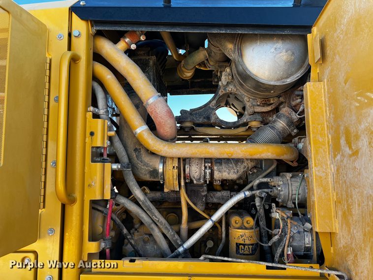 image for item DO8879 2011 Caterpillar 140M2 VHP  motor grader