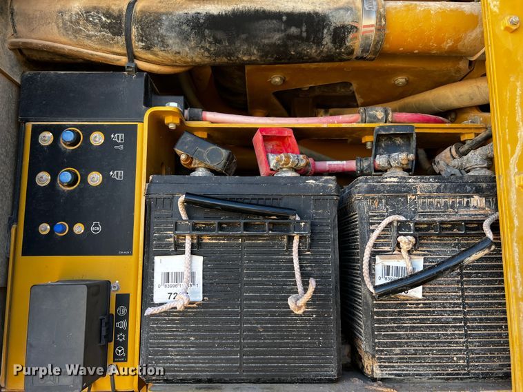 image for item DO8879 2011 Caterpillar 140M2 VHP  motor grader