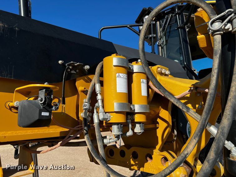 image for item DO8879 2011 Caterpillar 140M2 VHP  motor grader