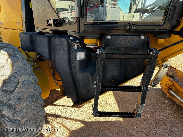 image for item DO8879 2011 Caterpillar 140M2 VHP  motor grader