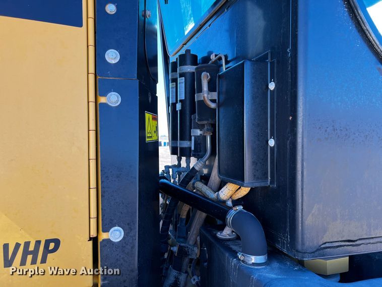 image for item DO8879 2011 Caterpillar 140M2 VHP  motor grader