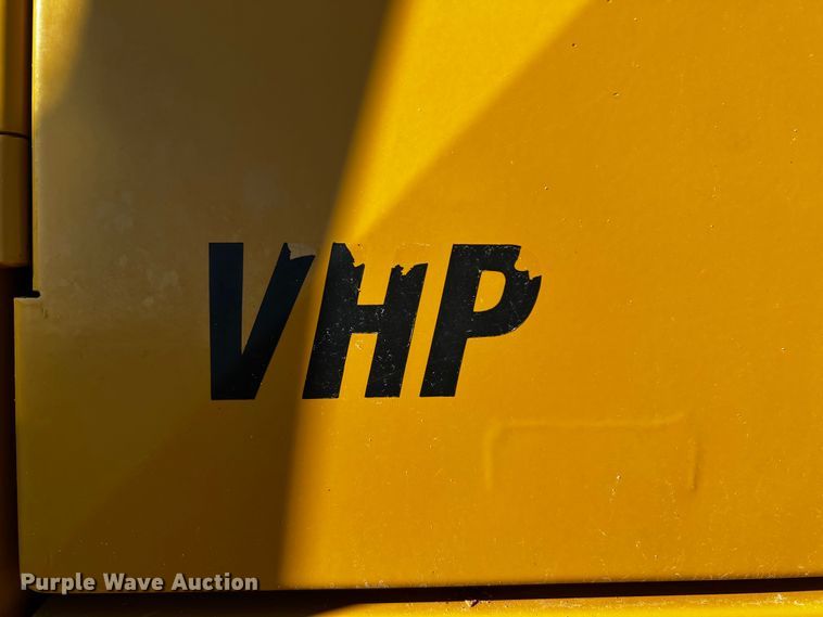 image for item DO8879 2011 Caterpillar 140M2 VHP  motor grader