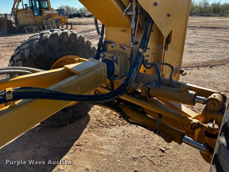 image for item DO8880 2013 Caterpillar 140M2 VHP Plus  motor grader