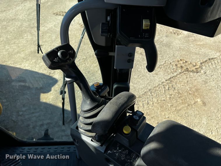 image for item DO8880 2013 Caterpillar 140M2 VHP Plus  motor grader