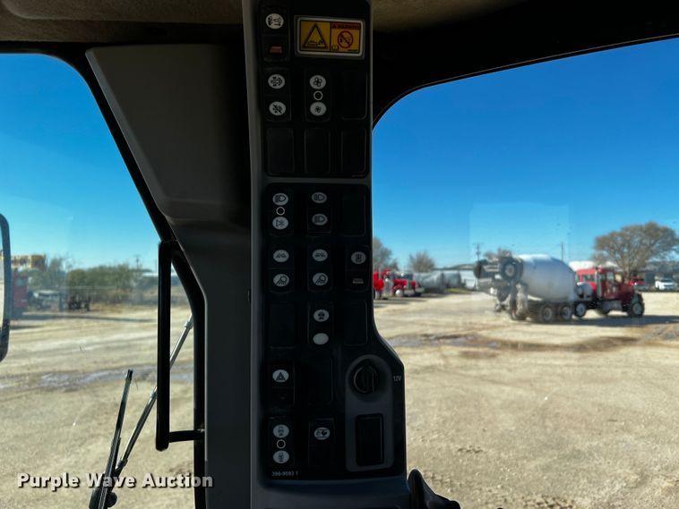 image for item DO8880 2013 Caterpillar 140M2 VHP Plus  motor grader