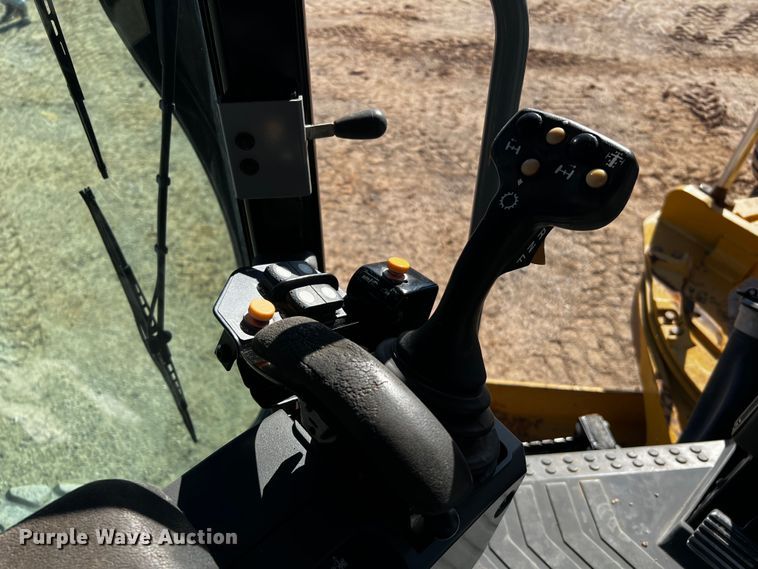 image for item DO8880 2013 Caterpillar 140M2 VHP Plus  motor grader