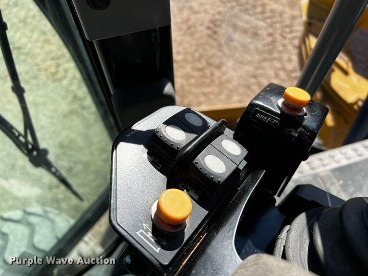 image for item DO8880 2013 Caterpillar 140M2 VHP Plus  motor grader