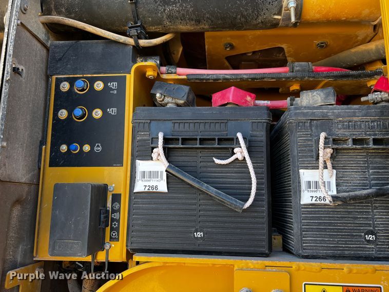 image for item DO8880 2013 Caterpillar 140M2 VHP Plus  motor grader