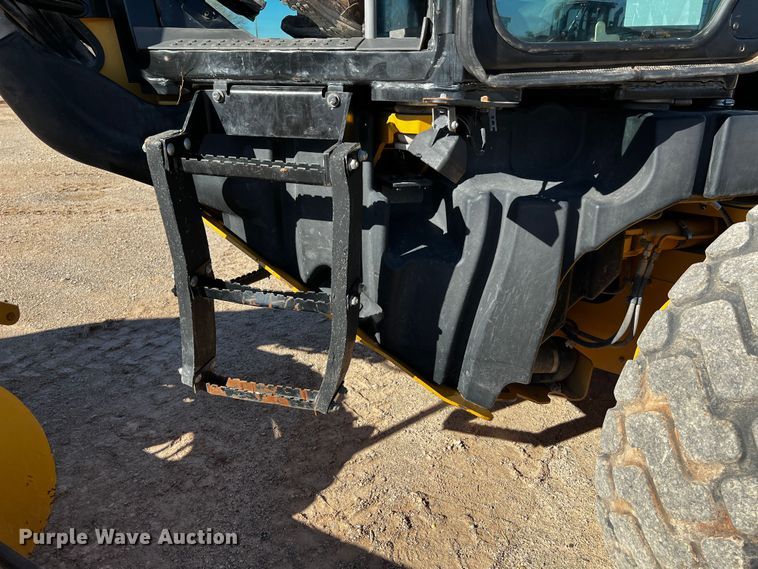 image for item DO8880 2013 Caterpillar 140M2 VHP Plus  motor grader