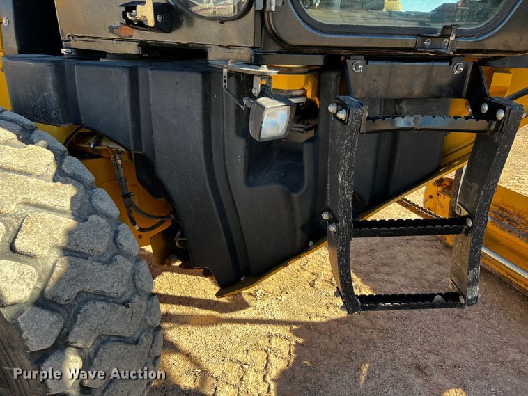 image for item DO8880 2013 Caterpillar 140M2 VHP Plus  motor grader