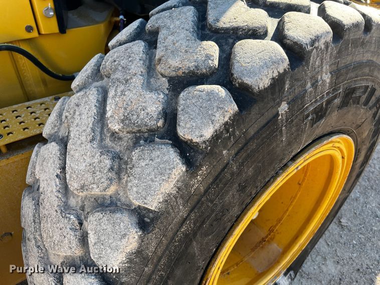 image for item DO8880 2013 Caterpillar 140M2 VHP Plus  motor grader