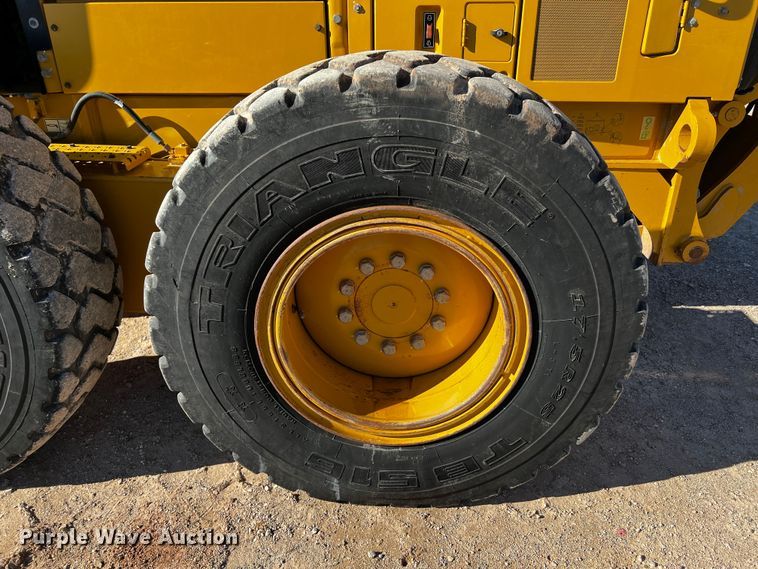 image for item DO8880 2013 Caterpillar 140M2 VHP Plus  motor grader