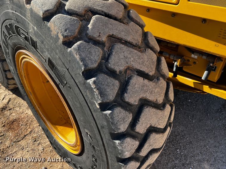 image for item DO8880 2013 Caterpillar 140M2 VHP Plus  motor grader