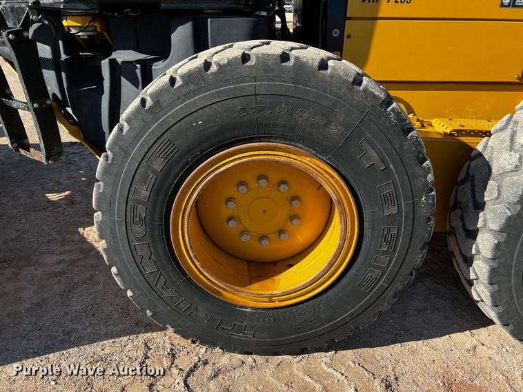 image for item DO8880 2013 Caterpillar 140M2 VHP Plus  motor grader