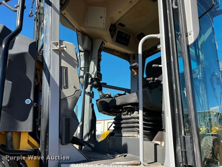 image for item DO8881 2012 Caterpillar 140M2  motor grader