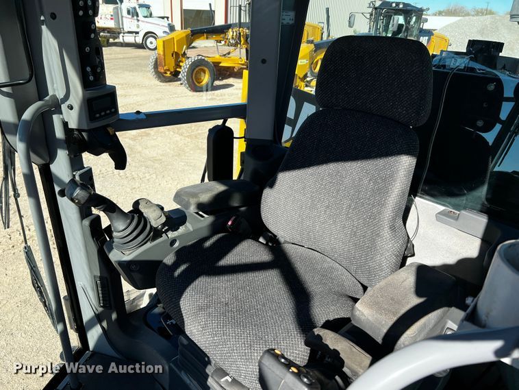 image for item DO8881 2012 Caterpillar 140M2  motor grader