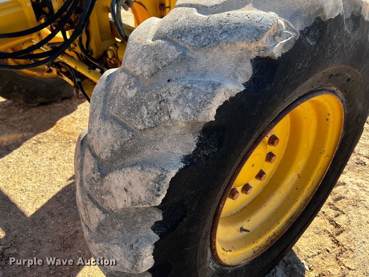 image for item DO8881 2012 Caterpillar 140M2  motor grader