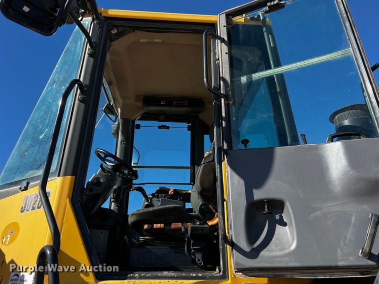 image for item DO8882 2010 Komatsu WA470-6  wheel loader