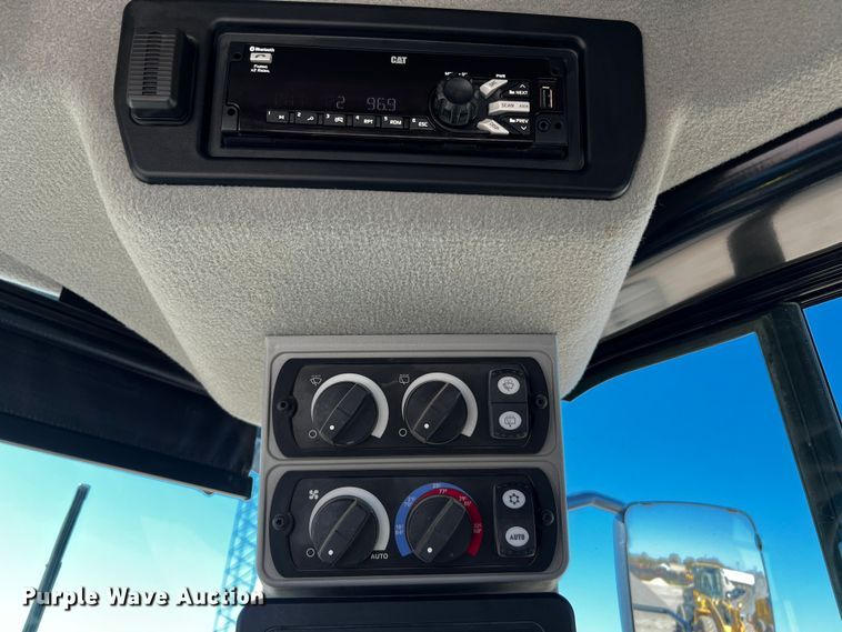 image for item DO8883 2020 Caterpillar 950M  wheel loader