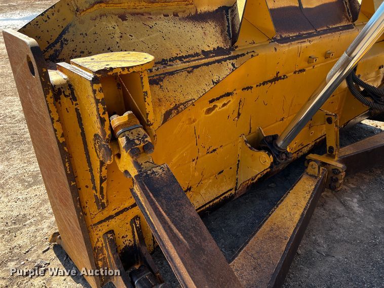 image for item DO8884 2014 Caterpillar D6T XL  dozer