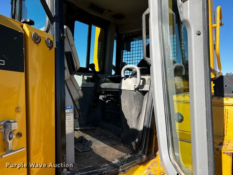 image for item DO8884 2014 Caterpillar D6T XL  dozer
