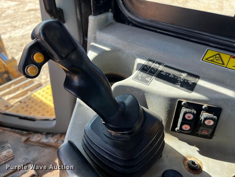 image for item DO8884 2014 Caterpillar D6T XL  dozer