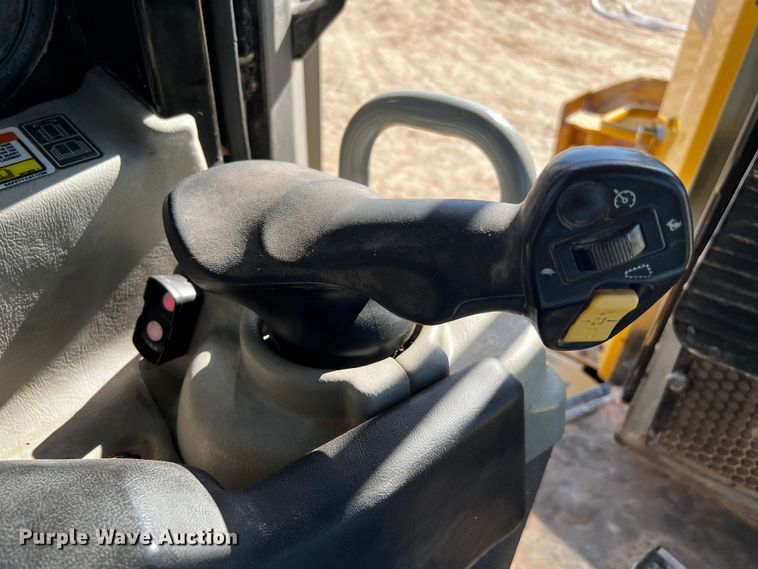 image for item DO8884 2014 Caterpillar D6T XL  dozer