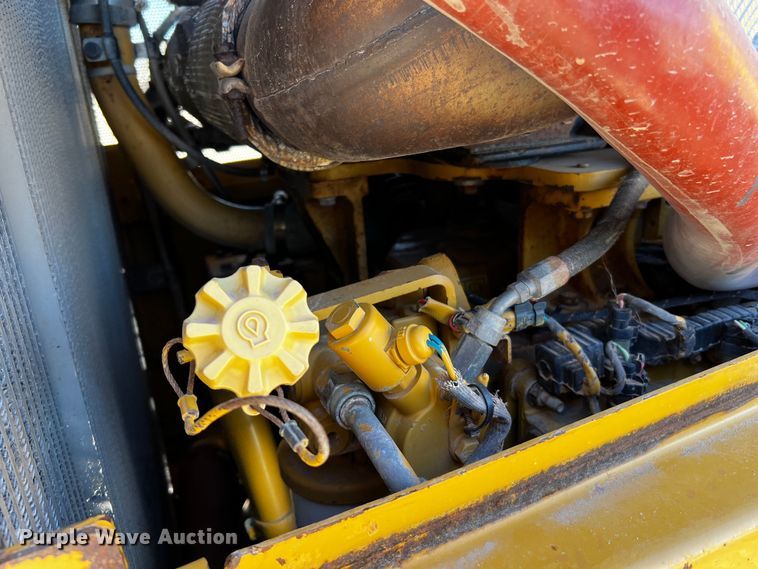 image for item DO8884 2014 Caterpillar D6T XL  dozer