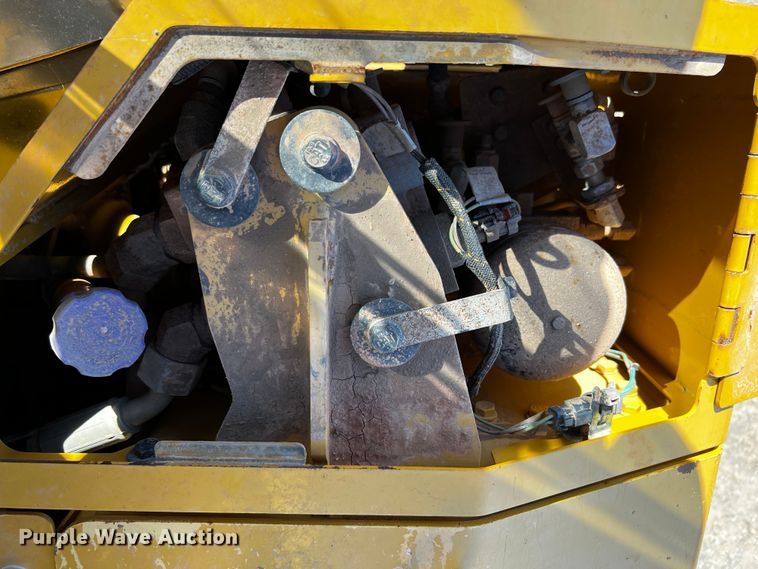 image for item DO8884 2014 Caterpillar D6T XL  dozer