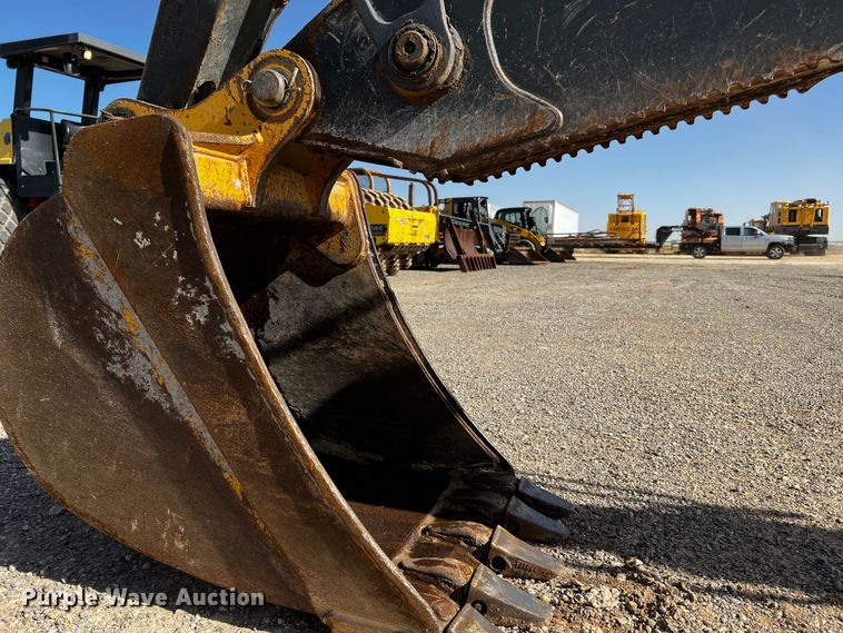 image for item DO8885 2014 John Deere 310SK  backhoe