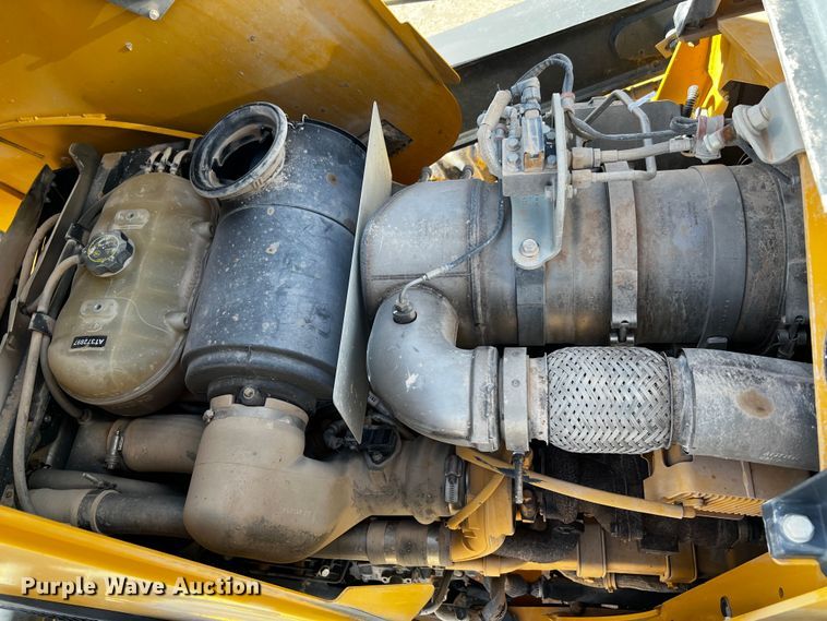 image for item DO8885 2014 John Deere 310SK  backhoe