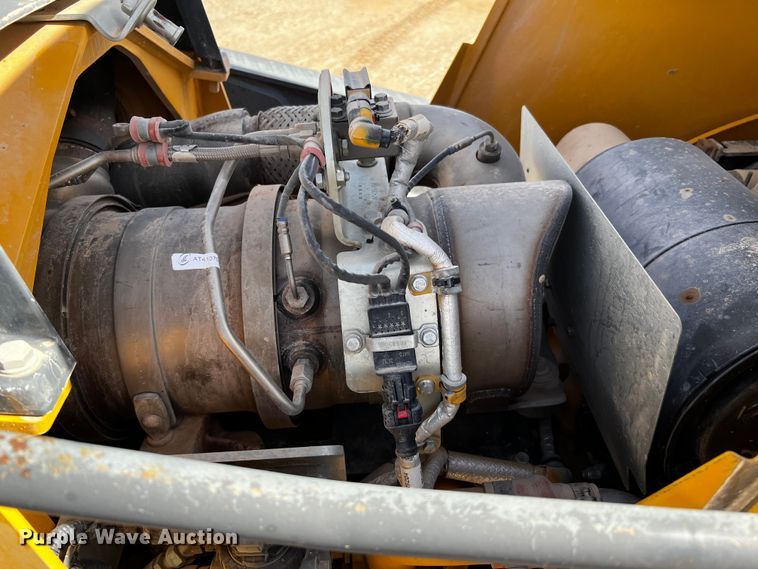 image for item DO8885 2014 John Deere 310SK  backhoe