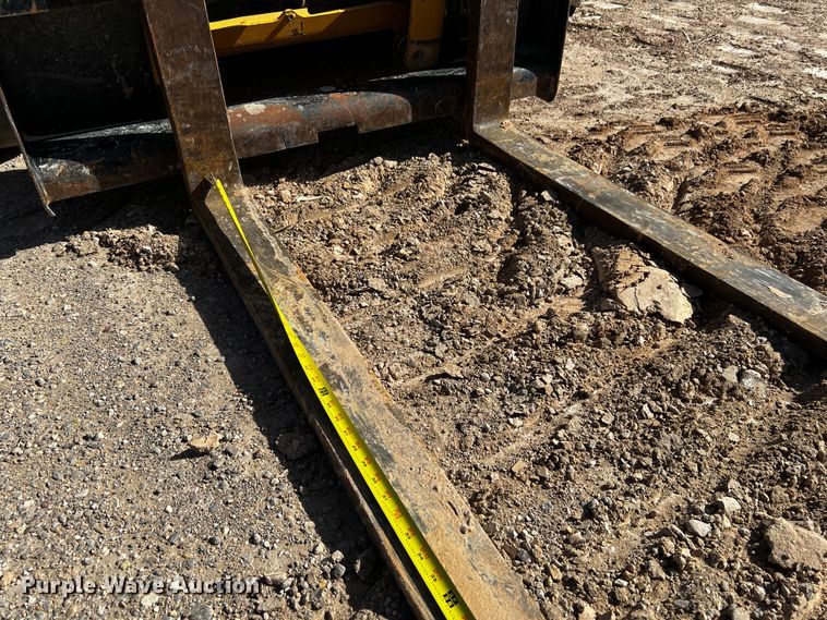 image for item DO8889 2016 John Deere 333G  tracked skid steer loader