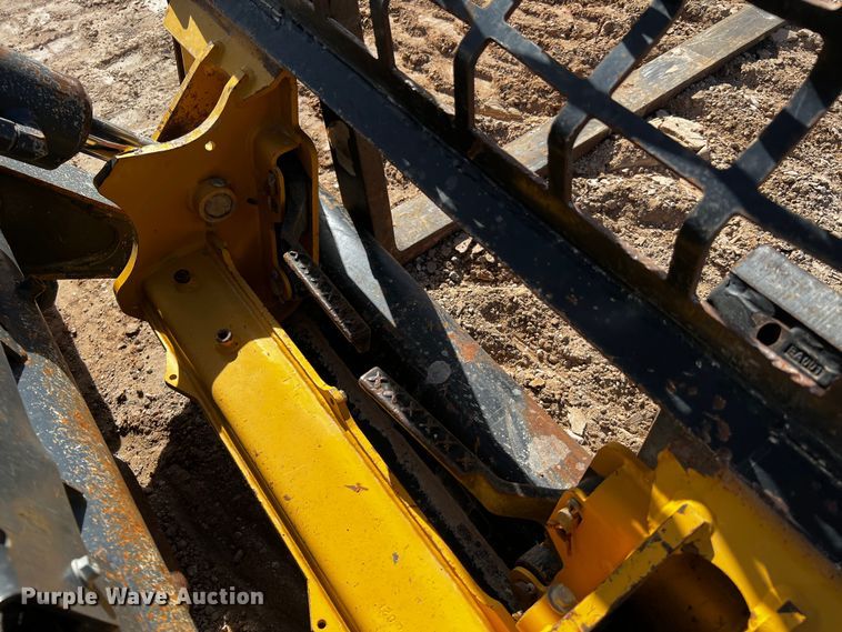 image for item DO8889 2016 John Deere 333G  tracked skid steer loader