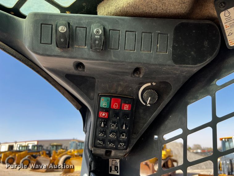 image for item DO8889 2016 John Deere 333G  tracked skid steer loader